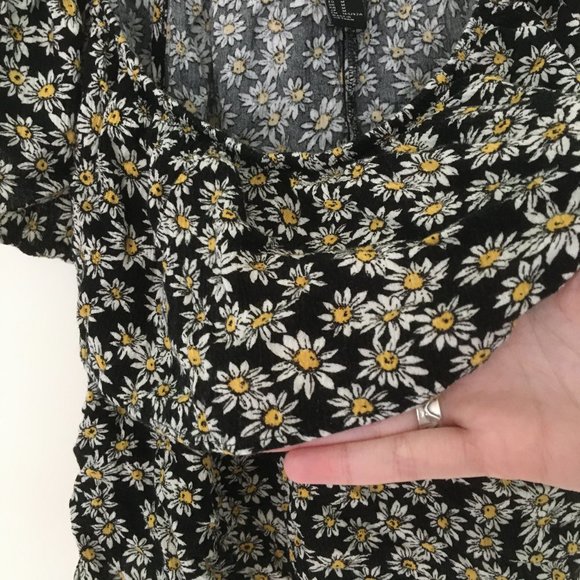 Daisy off shoulder crop top forever 21 medium - Picture 1 of 2